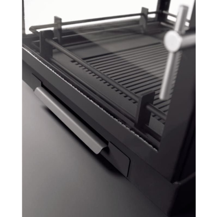 Камин Traforart VULCANO CENTRAL без стекла полка-сталь чёрный Камин Traforart VULCANO CENTRAL без стекла полка-сталь чёрный