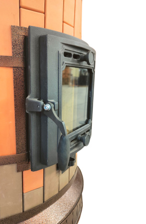 Печь КДМ Сударыня в кирпичной облицовке Керма