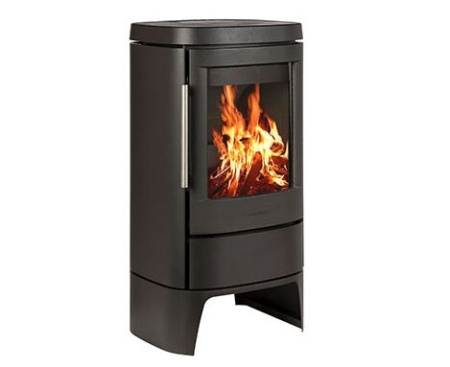 Печь HWAM 4520c на низком подиуме Печь HWAM 4520c на низком подиуме