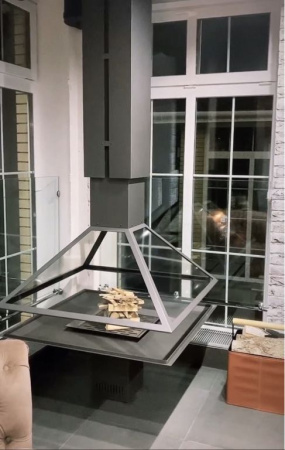 Камин центральный с подъемным колпаком