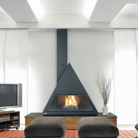 Камин Traforart BILBAO FRONTAL со стеклом труба слева чёрный Камин Traforart BILBAO FRONTAL со стеклом труба слева чёрный