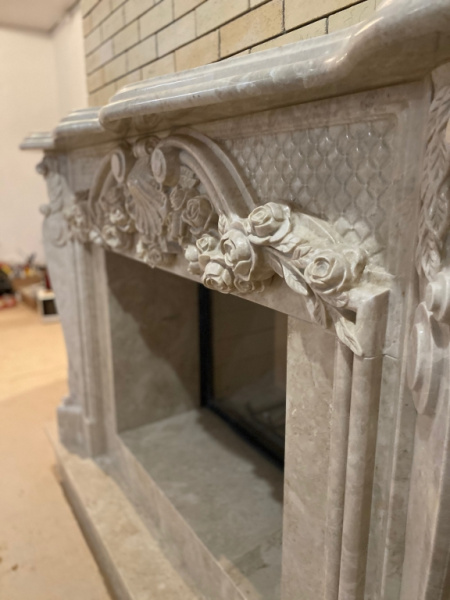 Портал для камина из камня Венеция
