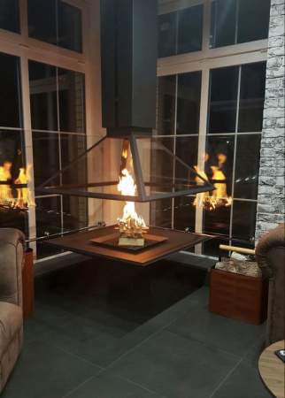 Камин центральный с подъемным колпаком