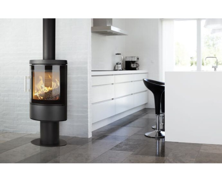 Печь HWAM 3110c на пьедестале Печь HWAM 3110c на пьедестале